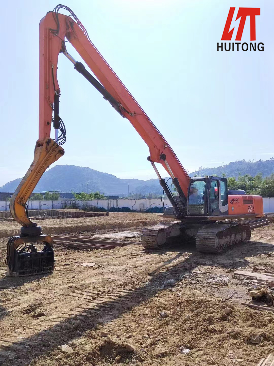 挖掘機(jī)加長臂.jpg