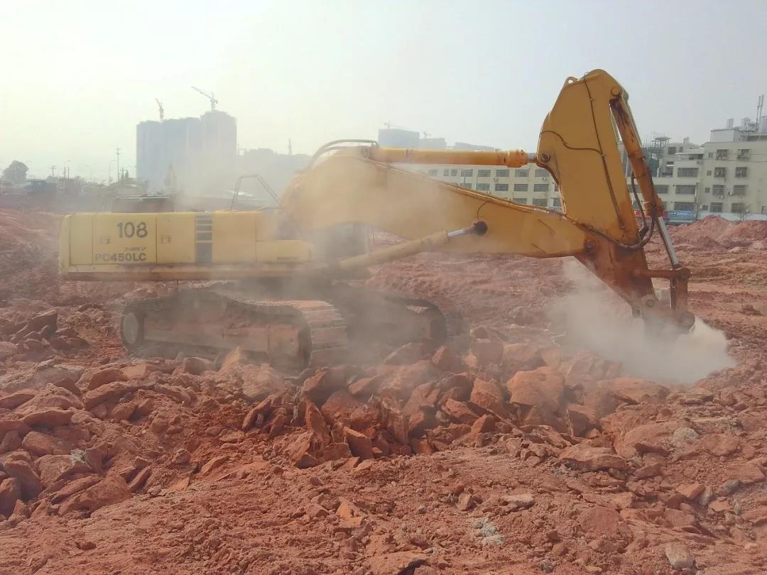 挖掘機(jī)巖石臂.jpg